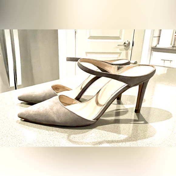 💕ANN TAYLOR💕 Ann Taylor Jodie Suede Mule Size 7.5 color: gray - Picture 3 of 7